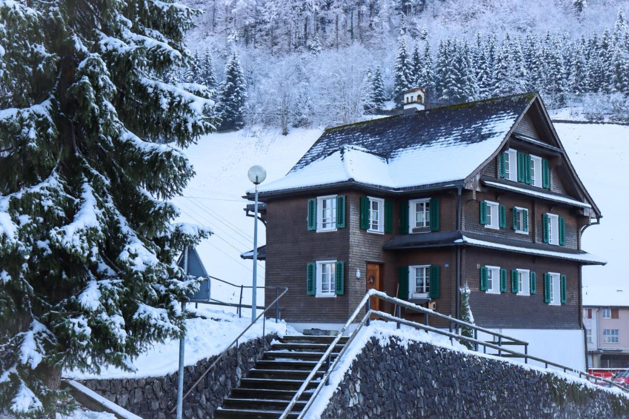 Szilvias Bergwiesenblick - Emmetten Ganze Etage - 4 Zimmer Διαμέρισμα Εξωτερικό φωτογραφία